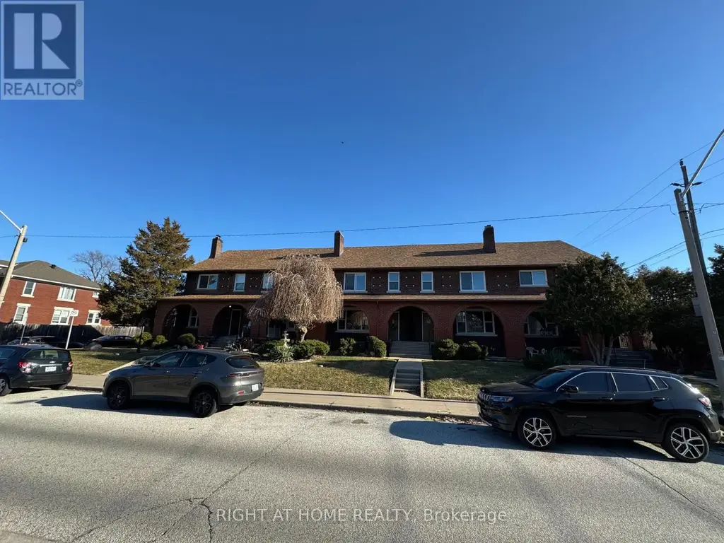 655-91 Giles Boulevard, Windsor